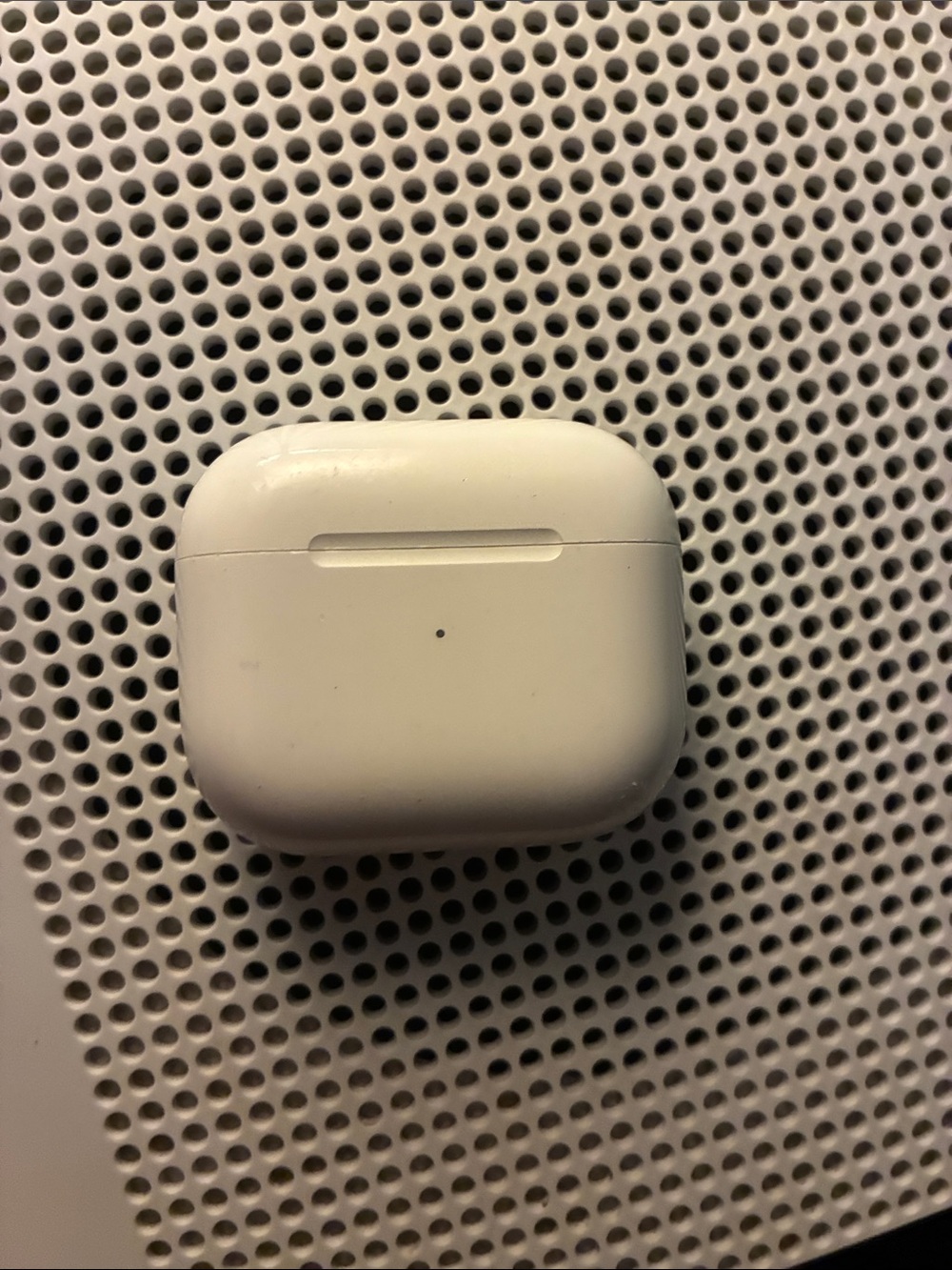 Apple White Wireless Earbuds Charging Case with LED Indicator